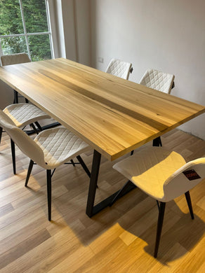 Set Tavolinë Ngrënie Druri dhe 6 Karrige