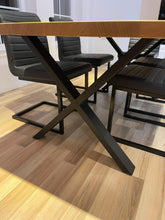 Ngarko imazhin në galeri Set Tavolinë Ngrënie Druri Lisi dhe 6 Karrige